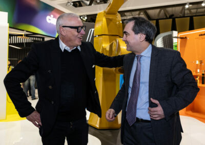 Incontri e sorrisi al Salone Internazionale del Bagno: Maurizio Huber (CEO Cisal Huber Industrie) e Corrado Oppizzi (Segretario Generale ANGAISA)